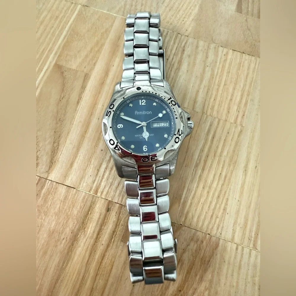 Armitron mens blue dial silver tone stainless steel watch NEW BATTERY